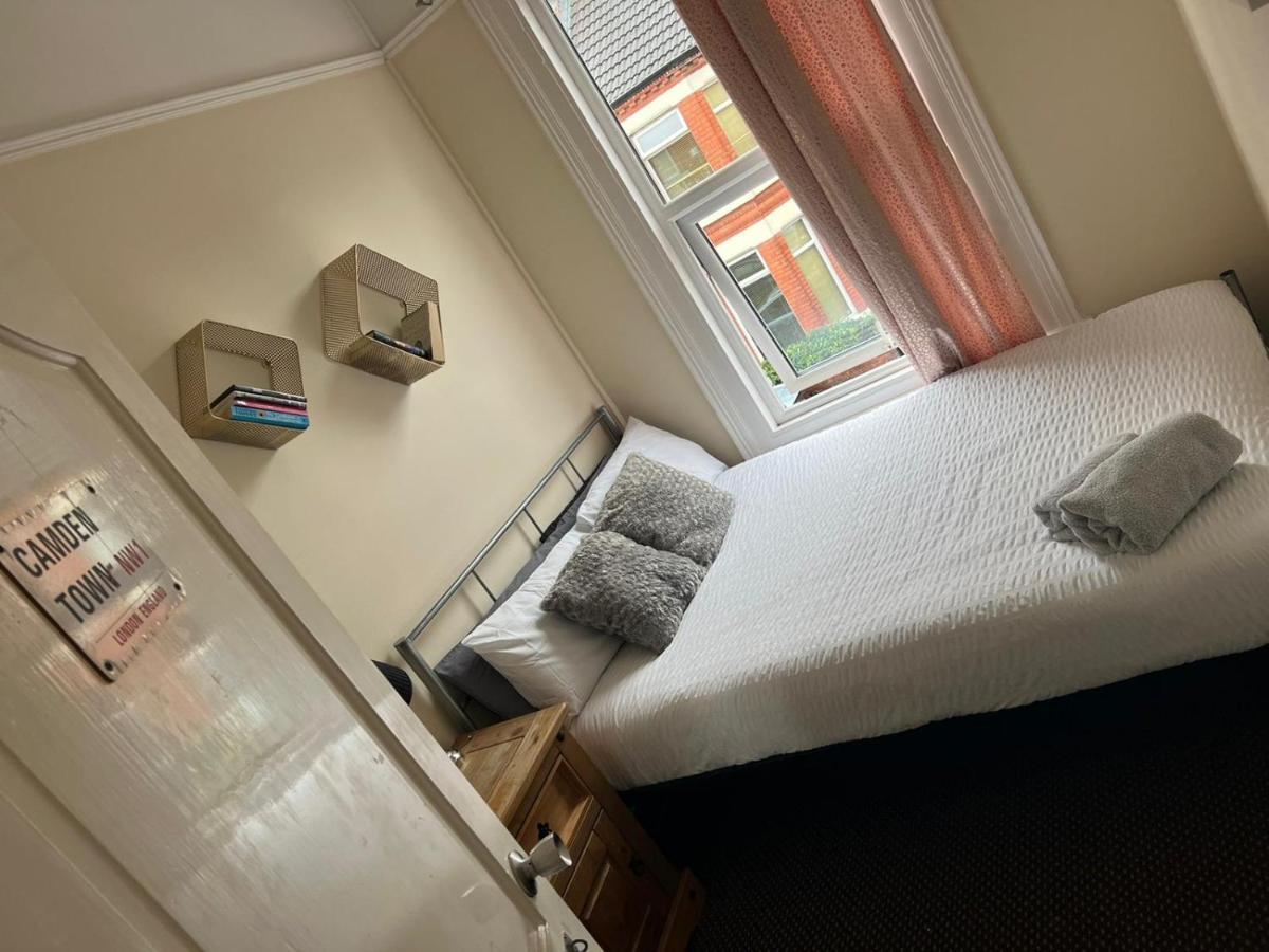 Room In Family Home Near Penny Lane Liverpool Dış mekan fotoğraf